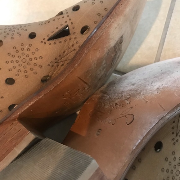 Shoes - Picture 5 of 9